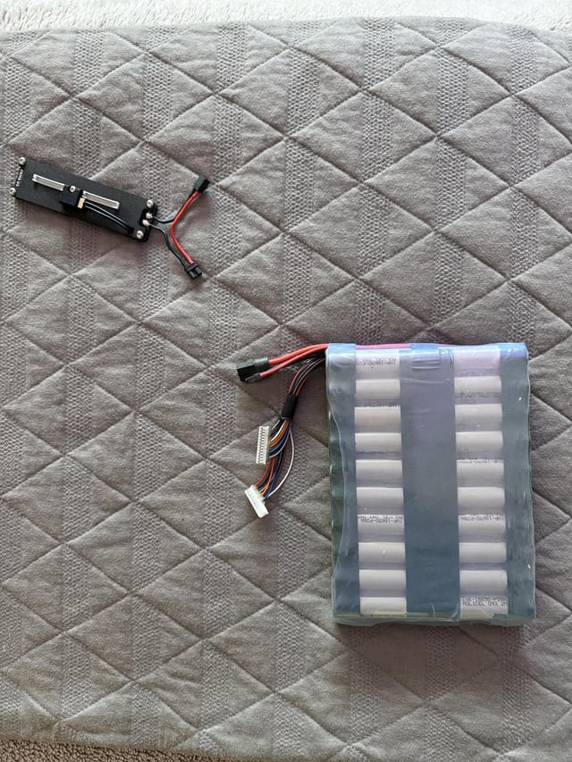 Any idea what the name of the missing cord/part/adapter that connects these two vesc parts?
