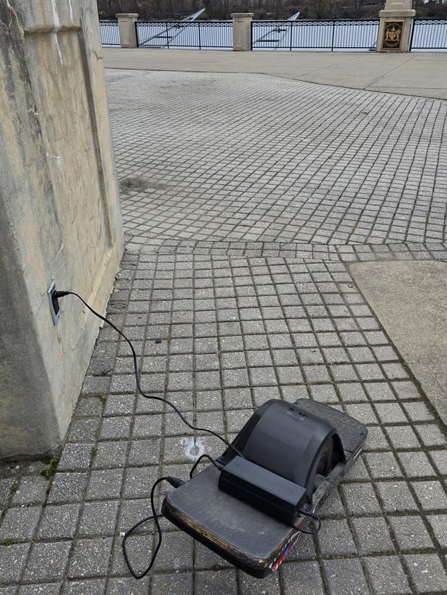 When you mess up and buy a Onewheel+ instead of an XR finding outlets in the park is awesome.