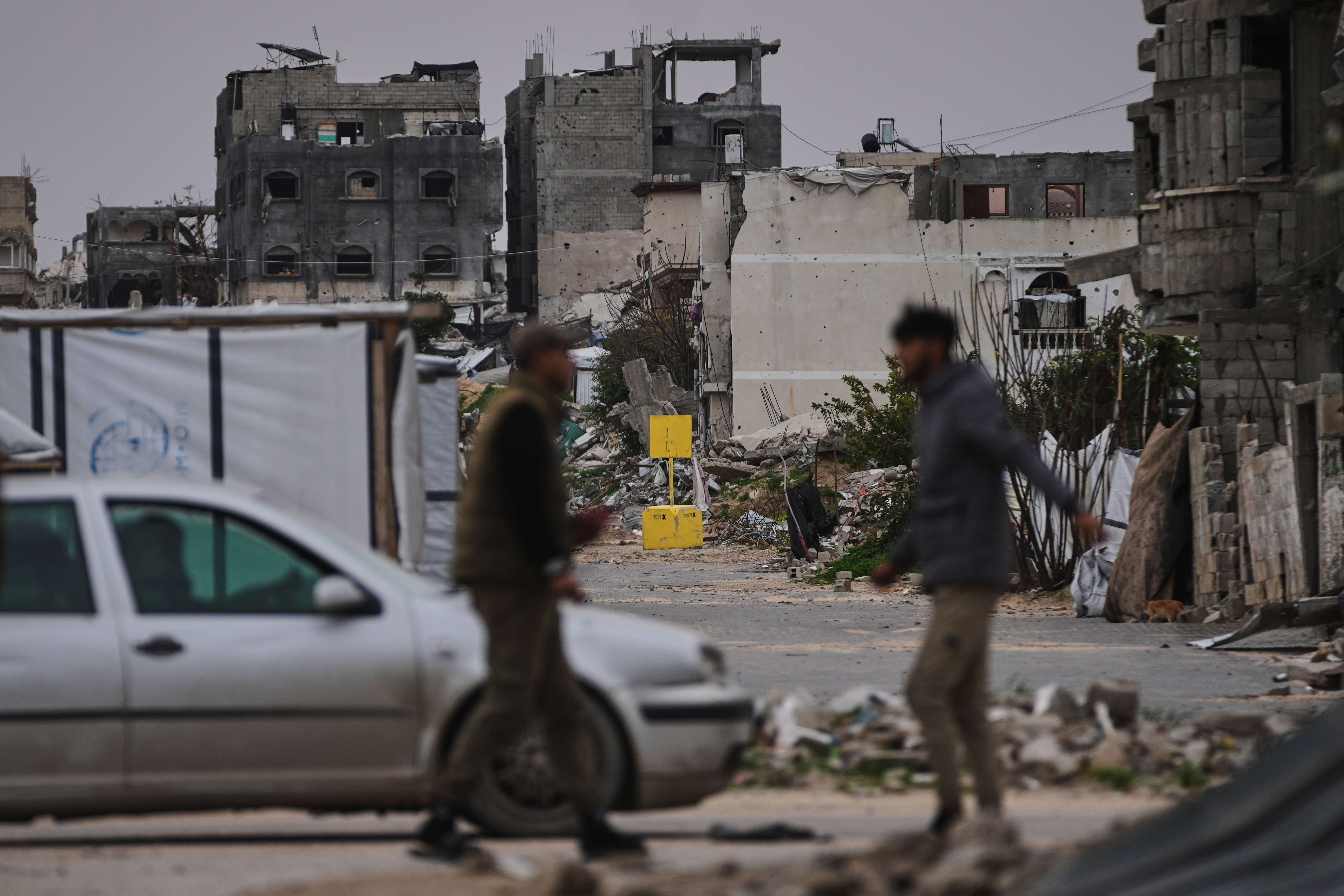 A yellow block demarcating the "Yellow Line," which has separated the Gaza Strip's Israeli-held and Palestinian zones since the October ceasefire, is visible in Khan Younis, southern Gaza Strip, Thursday, Jan. 22, 2026. (AP Photo/Abdel Kareem Hana)