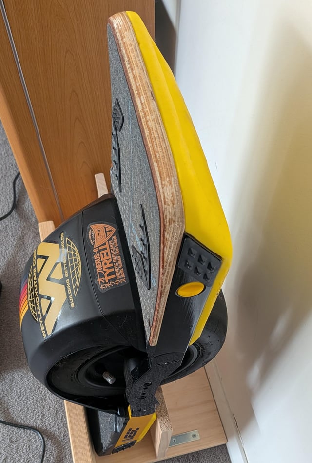 Could FL please make some black and yellow swirl bang bumpers for the XR 👀