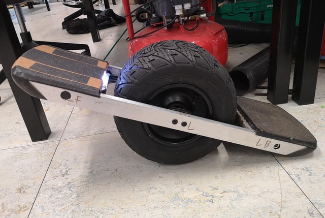 12" tyre on a pint w/ custom rails