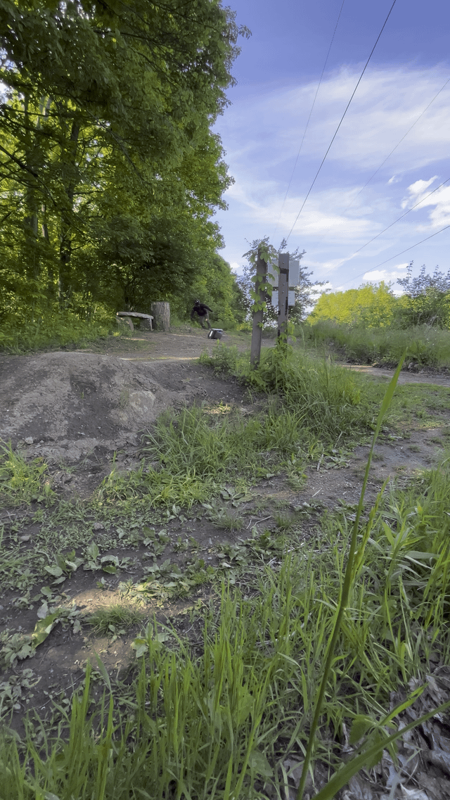 Back to riding again finally🤘🏻:)))) any trail riders in Indiana want to ride brown county this week, Tuesday or Wednesday?