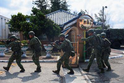 Taiwanese army troops participate in the Han-Kuang military exercise, at a power station in Penghu County, Taiwan on 5 August, 2026. The 10 day-long exercises simulated a response to a possible invasion by China. Photo: Daniel Ceng /Anadolu via Getty Images.