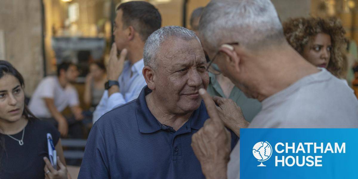 Gadi Eisenkot, leader of the opposition Yashar party in Israel meets with voters